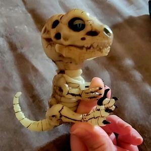 Fingerling dinosaur EUC